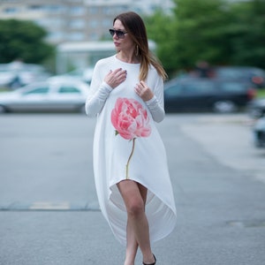 White Long Sleeves Tunic Top with Red Rose Print, Summer Maxi Tunic, Oversize Asymmetrical Dresses, Plus Size Women Top DALIA - TU0435TR