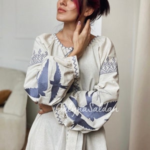 Beautiful maxi dress with embroidered birds