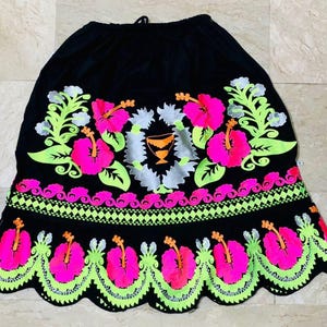 Island skirt, Hawaiian skirt, tropical wrap skirt, Pohnpei T-shirt, muumuu dress, floral island wear, Pacific fashion, beach outfit.